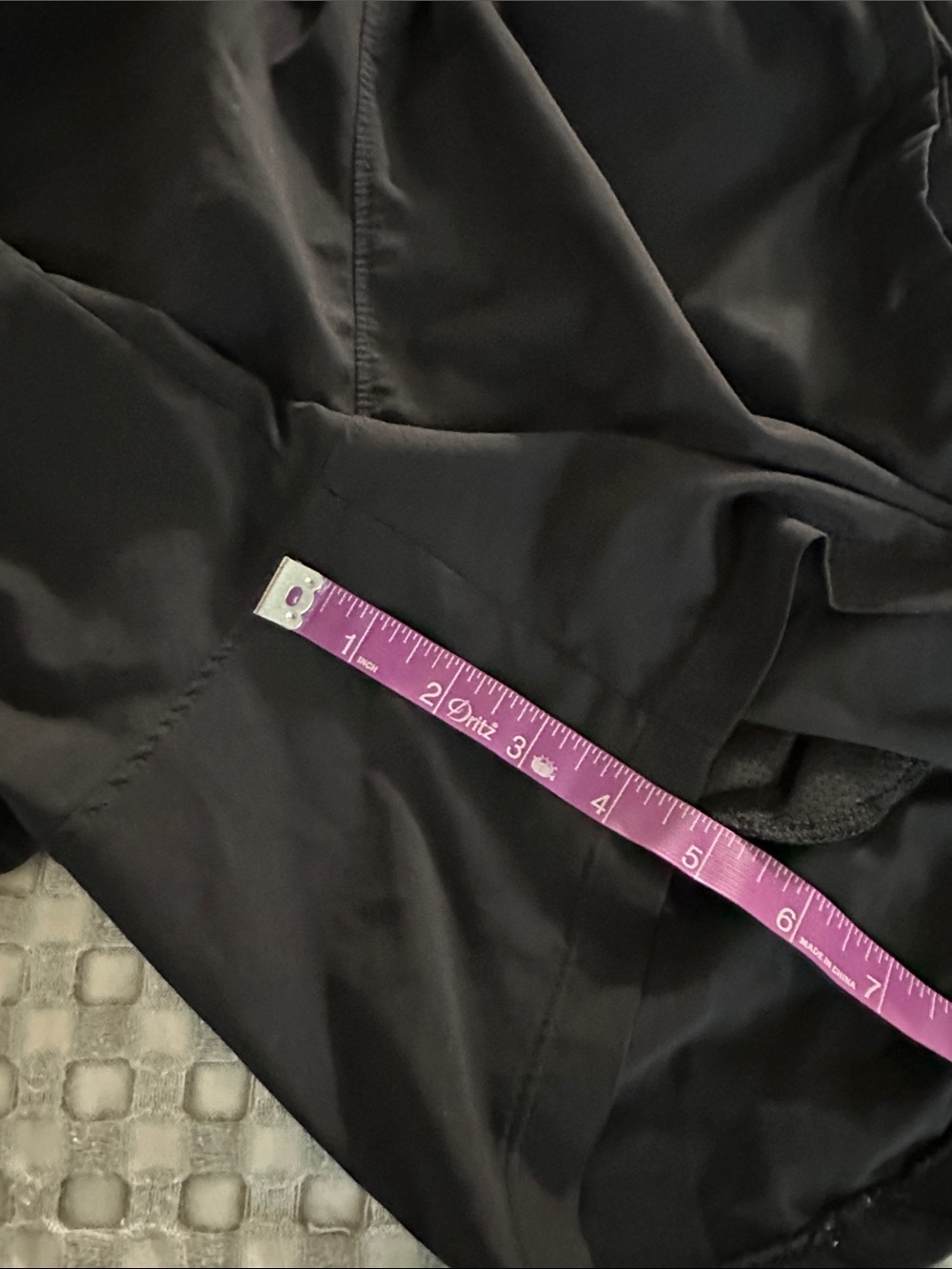 Under Armour Black Women's Performance Running Shorts - Picture 5 of 7